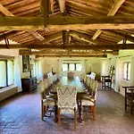 Tenuta Di San Giusto In Salcio בית אירוח